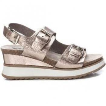 Sandalia de mujer Xti 142883 bronce con cuña de 5cm y hebilla