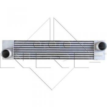Intercooler NRF 30528 - Intercooler de alta eficiencia, fabricado en aluminio, diseño optimizado para mejorar el flujo de aire, compatible con múltiples modelos de vehículos, fácil instalación y ajuste preciso