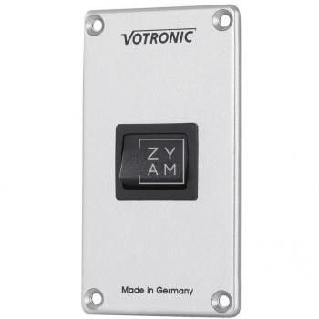 Panel Interruptor Votronic 16A para 12V con diseño plateado