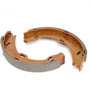 Juego de zapatas de freno, freno de estacionamiento LPR 08879 - Zapata de freno de mano, compatible con vehículos específicos, incluye dos zapatas para el sistema de freno de estacionamiento, fabricadas con materiales