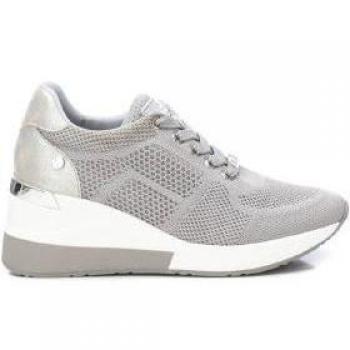 Zapatilla de mujer Xti 142419 beige con cordón