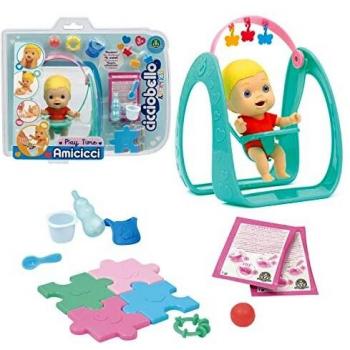Amicicci - Balancín con Cicciobello, muñeco bebé blandito y elástico, con Accesorios un Columpio, un móvil y un puzle, y para Jugar a Las comiditas, +3, Envío de Modelo Aleatorio, Famosa