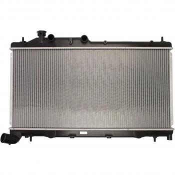Radiador de refrigeración del motor NISSENS 67737, compatible con diversos vehículos, fabricado en aluminio y plástico, diseñado para un rendimiento óptimo en la regulación de temperatura del motor, incluye conexiones precisas y es fácil de instala