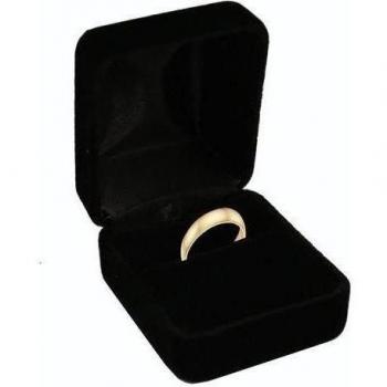 De terciopelo negro caja anillo