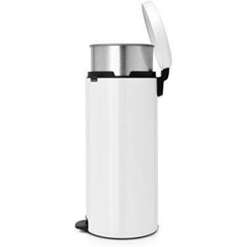 Brabantia Newicon-Cubo de Basura con Pedal, 30 l, Acero, Color Blanco, Inoxidable
