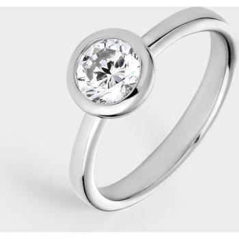 Anillo solitario Easy de plata con circonita blanca de 6 mm engastada en bisel