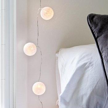 Lights4fun Guirnalda Luminosa de 10 Bolas de Algodón Blancas con LED Blancos Cálidos a Pilas para Interiores