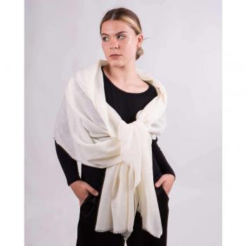 Estola de lana en blanco - Accesorio elegante para complementar tus outfits con estilo