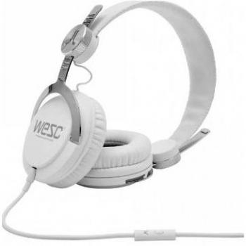 Casco WESC BASS WHITE estilo urbano