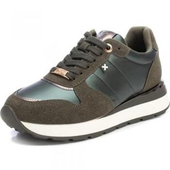 Zapatillas deportivas de mujer XTI con cordones, suela de goma y color taupe