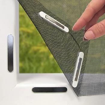 Hoberg mosquitera con práctico cierre magnético | Fijación en la ventana sin agujeros ni taladros | Se puede cortar individualmente hasta 150 x 130 cm | 16 clips magnéticos