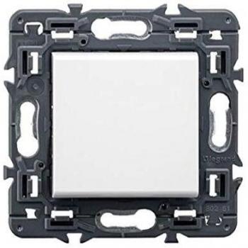 Conmutador unipolar con bornes automáticos, de color blanco