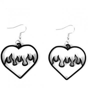 Pendientes de Corazones Negros Llamativos