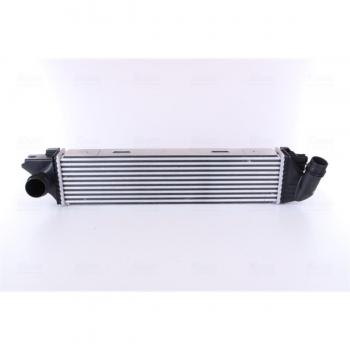 Intercooler NISSENS 96149 - Intercooler de alta calidad, fabricado por Nissens, diseñado para optimizar el rendimiento del motor, con características específicas que incluyen una construcción robusta, eficiencia en la refrigeración y compat