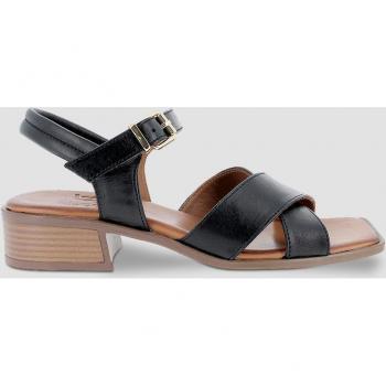 Sandalias de mujer con tiras cruzadas en negro