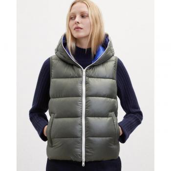 Chaleco Monkai verde Ecoalf con capucha y bolsillos laterales para mujer