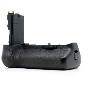 Canon BG-E9 Battery Grip - Excellent Used Condition