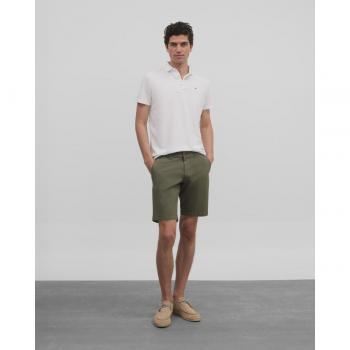 Bermuda de hombre slim lisa en verde Silbon