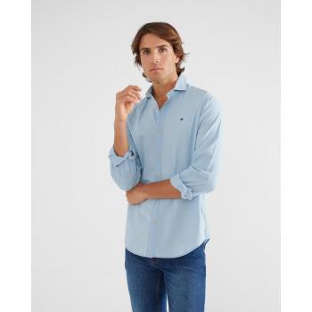 Camisa de hombre corte slim lisa en color azul claro