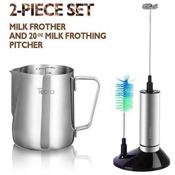 TECHO Set Jarra para Espumar Leche de Acero Inoxidable 600ml y Espumador de Leche Eléctrico de Mano con Soporte y Cepillo, Kit Espumador de Leche para Latte Art