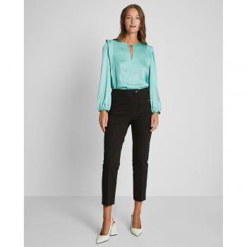 Pantalón crop ajustado con nervio central