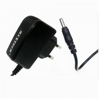 Cargador Compacto de Viaje Rápido DC 3.5mm 5V-2000mA 10W Maxtech CA-S003