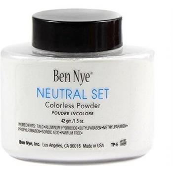 Ben Nye Neutral Set Translucent Setting Powder and Highlight Wheel Compact