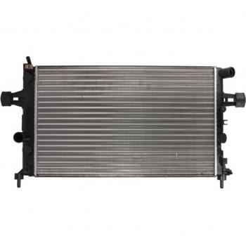 Radiador de refrigeración del motor Thermotec D7X002TT, con alta eficiencia térmica, diseño optimizado para un mejor flujo de aire, fabricado con materiales de calidad para mayor durabilidad y resistencia a la corrosión