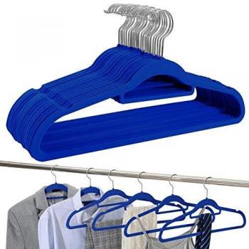 UMI. by Amazon - Perchas de Terciopelo, Antideslizantes, Resistentes y Ahorro de Espacio, con Barra para Corbatas, Gancho Giratorio de 360° y Hombros con Muesca, Percha Estándar, Azul Real, 30 Pcs