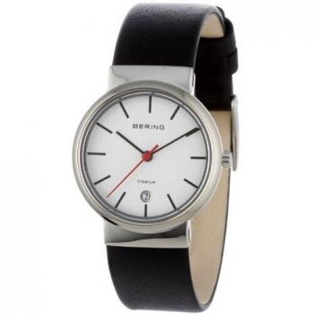Reloj de Cuarzo Bering para Mujer 29 mm, Caja de Titanio Plateada, Esfera Blanca, Correa de Piel, Cristal de Zafiro, Resistencia al Agua 3 ATM - 11029