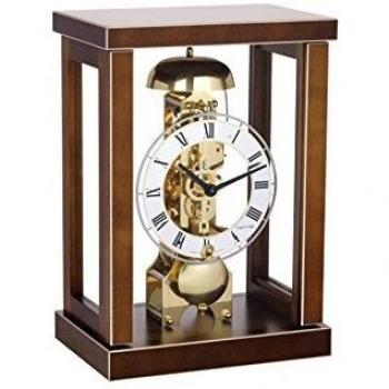 Reloj de mesa Hermle 23056-030791 en diseño purista, nogal marrón, dimensiones 18,5cm x 26,5cm x 12,5cm