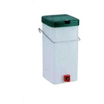 GAUN Bebedero con chupete horizontal - 1 litro mm. 90 x 82 x 180 h.