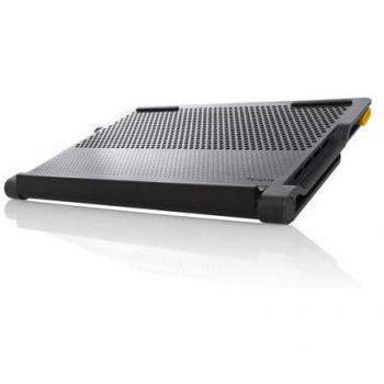 Targus 17 Chill Mat+ with 4-Port Hub