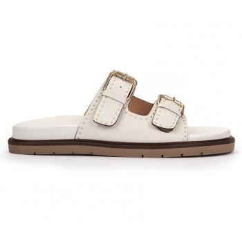 Sandalias planas de piel blanco con hebillas
