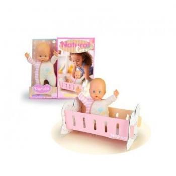 Muñeco Nenuco Natural Care con cuna, diseños en colores naturales, incluye una cuna de cartón fácil de montar, muñeco bebé de 25 cm