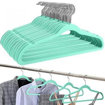 UMI. by Amazon - Perchas de Terciopelo, Antideslizantes, Resistentes y Ahorro de Espacio, con Gancho Giratorio de 360° y Hombros con Muesca, Percha Estándar para Multipropósito, Verde, 30 Pcs