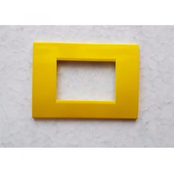 Placa Compatible Living Light ABS 3/4/7 Postes Color Amarillo 4 Foros