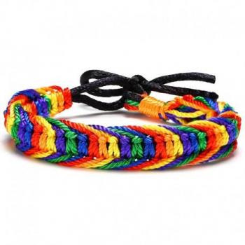 Pulsera de Cinta Bandera LGBT+ - Pulsera de cuero con diseño de bandera LGTB, colores vibrantes representando la diversidad, ajustable para diferentes tamaños de muñeca, ideal para mostrar apoyo a la comunidad LGBTQ+