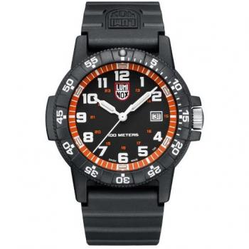 Reloj Luminox Leatherback SEA Turtle Giant XS.0329.1, tipo de producto: reloj masculino, características: poliuretano, pulsera negra, mostrador negro, movimiento de cuarzo, resistencia al agua hasta 100