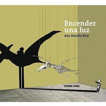 Encender una luz: Álbum ilustrado repleto de sombras oníricas