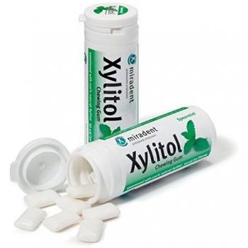 Miradent Xylitol Goma de mascar chicles dentales 30 piezas de menta verde de lata