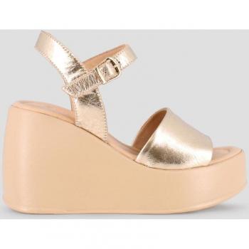Sandalias de cuña de mujer de piel con acabado metalizado doradas Blogger KRUSH 81443
