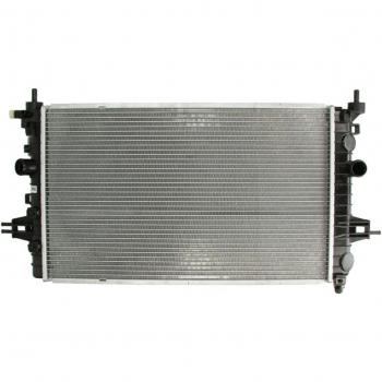 Radiador NISSENS 63028A para refrigeración del motor, compatible con diversas marcas y modelos de vehículos, fabricado con materiales de alta calidad, diseñado para un rendimiento óptimo en la regulación de temperatura del motor, cuenta con una excel
