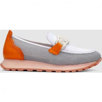 Mocasines de mujer de piel blanco con adorno cadena