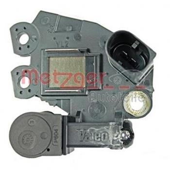 Regulador de alternador METZGER 2390084, compatible con varios modelos de vehículos, diseñado para mantener la tensión del sistema eléctrico y garantizar un rendimiento óptimo del alternador, fácil instalación y alta durabilidad