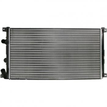Radiador de refrigeración del motor NISSENS 63819 con características de alta eficiencia, diseño optimizado para un mejor flujo de aire, fabricado en materiales duraderos y resistentes a la corrosión, compatible con múltiples modelos de vehículos y 