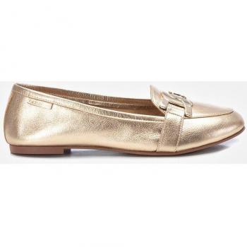 Bailarinas de piel doradas para mujer de la marca Carmela