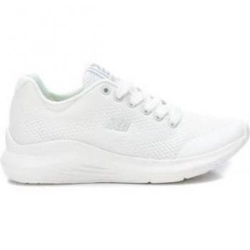 Zapatillas deportivas Xti blancas con cierre de cordón