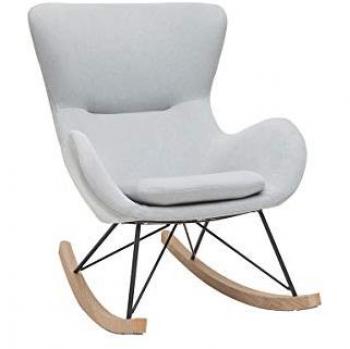 Mecedora gris claro Eskua de Miliboo, diseño moderno, estructura de madera, tapizado en tejido suave, estilo escandinavo