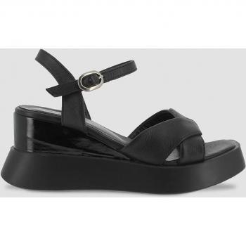 Sandalias de mujer con tiras cruzadas en negro